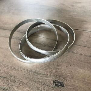 🔥SALE - any 4/$20   Interlocked Bangles​